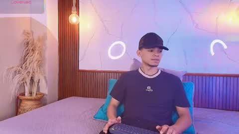 lillian_lee1 online show from June 2026 05:51:01 PM