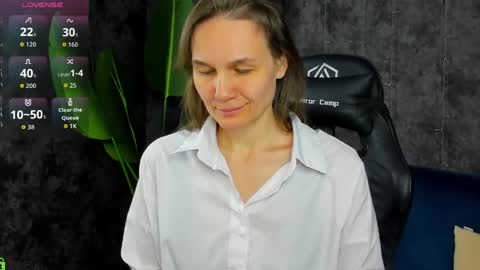 lillian_white1 online show from April 2026 01:03:01 AM