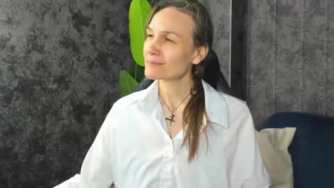 Snapshot of lillian_white1 chatting on April 2026 01:03:01 AM lillian_white1 online show from April 2026 01:03:01 AM