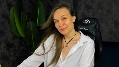 Snapshot of lillian_white1 chatting on June 2026 12:48:02 AM lillian_white1 online show from June 2026 12:48:02 AM