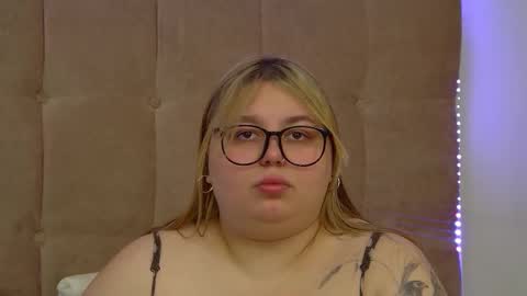 LillianHaig online show from November 2025 07:04:02 PM