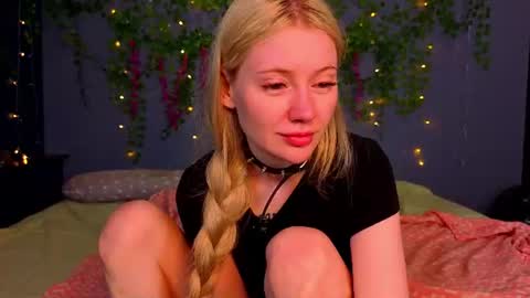 Snapshot of lillie_berry chatting on July 2026 05:14:01 AM lillie_berry online show from July 2026 05:14:01 AM