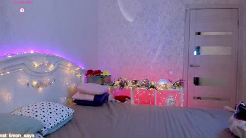 LilliMoore online show from October 2025 11:45:02 PM