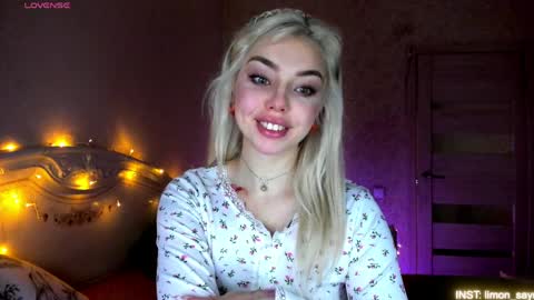 LilliMoore online show from April 2026 11:24:01 PM