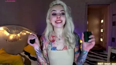 Snapshot of lillimooore chatting on July 2026 11:22:01 PM LilliMoore online show from July 2026 11:22:01 PM