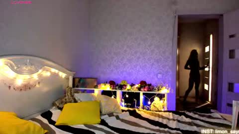 Snapshot of lillimooore chatting on July 2026 11:33:01 PM LilliMoore online show from July 2026 11:33:01 PM