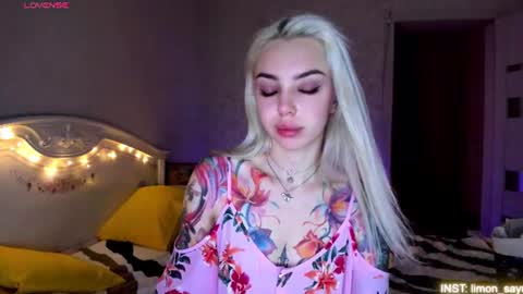 Snapshot of lillimooore chatting on July 2026 10:58:02 PM LilliMoore online show from July 2026 10:58:02 PM