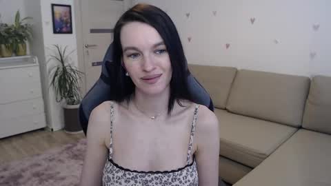 Snapshot of lilliyves chatting on May 2026 04:14:01 PM lilliyves online show from May 2026 04:14:01 PM