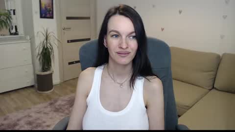 lilliyves online show from July 2026 08:35:01 PM