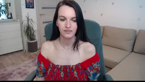 lilliyves online show from July 2026 05:39:01 PM