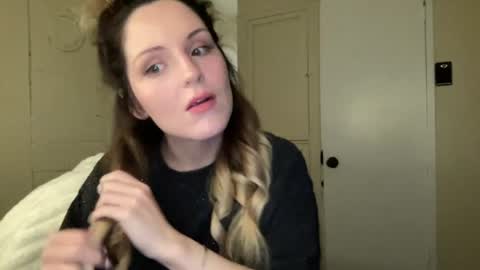 Snapshot of lilly_adams88 chatting on June 2026 01:22:01 AM lilly_adams88 online show from June 2026 01:22:01 AM