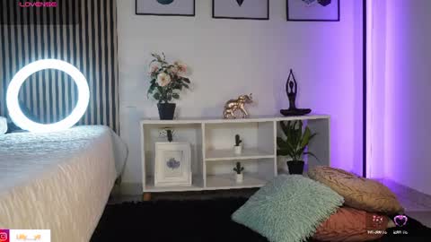 Snapshot of lilly_dollss chatting on July 2026 01:37:01 PM Sofia online show from July 2026 01:37:01 PM