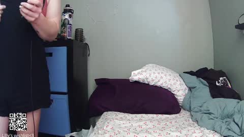 Snapshot of lillylovings chatting on September 2025 11:04:02 PM LillyLovings online show from September 2025 11:04:02 PM