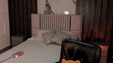 Lilly Ortiz online show from February 2026 08:49:01 PM