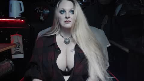 Snapshot of lillyth chatting on December 2025 06:08:02 AM Lillyth Eden online show from December 2025 06:08:02 AM