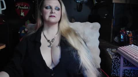 Snapshot of lillyth chatting on December 2025 06:41:02 AM Lillyth Eden online show from December 2025 06:41:02 AM