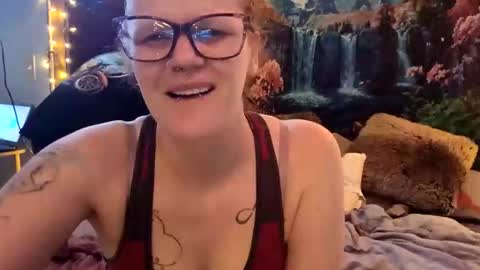 Snapshot of lilmizztwizid chatting on April 2026 01:59:02 AM LilMizzTwizid online show from April 2026 01:59:02 AM