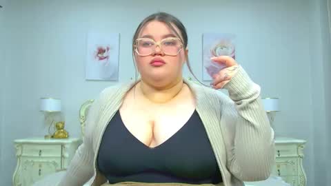 Snapshot of lilolewins chatting on January 2025 06:54:01 AM LiloLewins online show from January 2025 06:54:01 AM