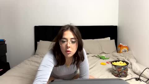 Snapshot of liloshroxy chatting on February 2025 02:19:02 AM Roxy online show from February 2025 02:19:02 AM
