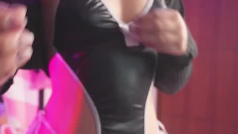 Lilou online show from February 2026 12:04:01 PM