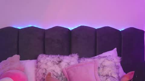 Lilou online show from February 2026 12:28:02 PM