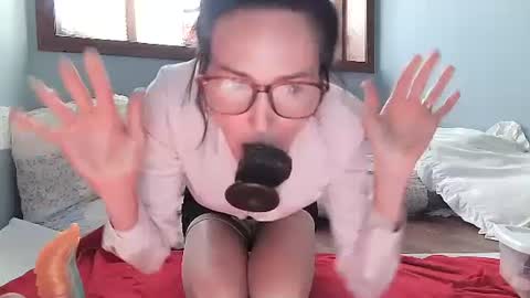 Snapshot of lilrosiedoll chatting on February 2025 05:29:02 PM Lilrosiedoll online show from February 2025 05:29:02 PM