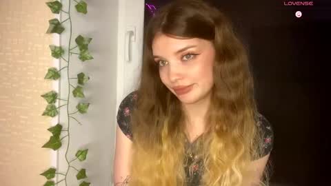 Snapshot of lily__moon_ chatting on April 2026 05:32:02 PM Lily online show from April 2026 05:32:02 PM
