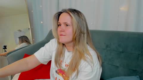 Lily online show from April 2026 01:41:01 PM