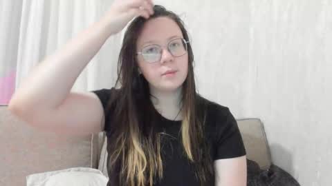 Lily Chays online show from January 2026 01:29:01 AM