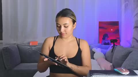 Lily online show from February 2025 05:04:02 PM