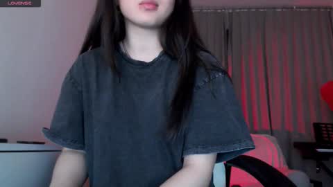 Snapshot of lily_litle chatting on February 2026 08:51:01 PM Lily Litle online show from February 2026 08:51:01 PM