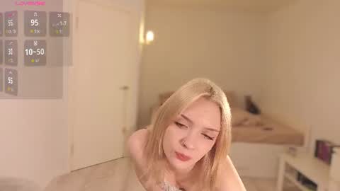 Snapshot of lily_moony chatting on July 2026 11:52:02 PM Lily online show from July 2026 11:52:02 PM