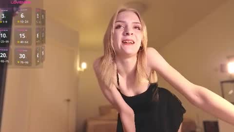 Snapshot of lily_moony chatting on August 2026 11:47:01 PM Lily online show from August 2026 11:47:01 PM