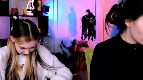 Lily online show from November 2025 08:11:01 PM