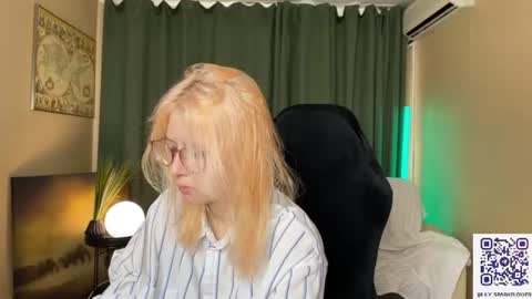 Snapshot of lily_spark_ chatting on June 2026 05:12:01 AM Lily Spark online show from June 2026 05:12:01 AM