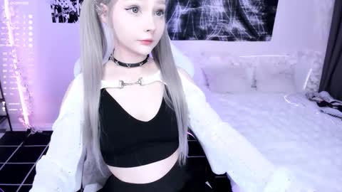 Snapshot of lily_weep chatting on March 2026 01:56:02 AM Lily online show from March 2026 01:56:02 AM
