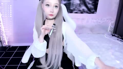 Snapshot of lily_weep chatting on May 2026 12:27:01 AM Lily online show from May 2026 12:27:01 AM