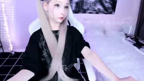 Snapshot of lily_weep chatting on July 2026 10:26:01 PM Lily online show from July 2026 10:26:01 PM