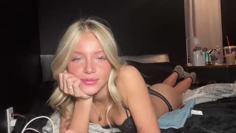 LILYBABYYY online show from February 2026 03:50:01 AM