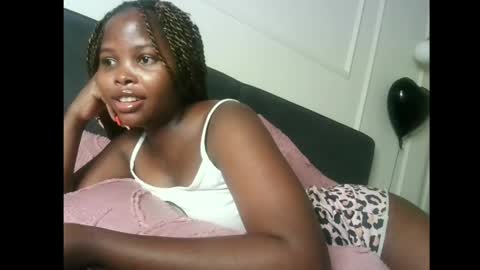 Snapshot of lilycelest chatting on May 2026 03:41:01 PM lilycelest online show from May 2026 03:41:01 PM