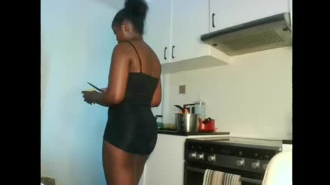 Snapshot of lilycelest chatting on July 2026 12:09:01 PM lilycelest online show from July 2026 12:09:01 PM