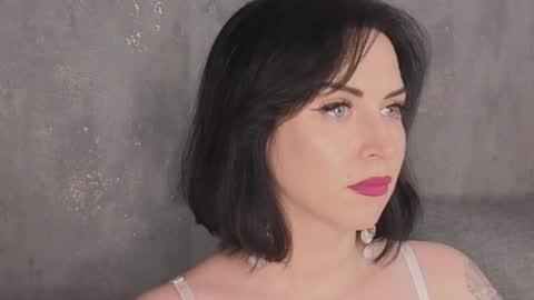 Snapshot of lilyconor chatting on May 2026 11:27:02 AM Lily online show from May 2026 11:27:02 AM