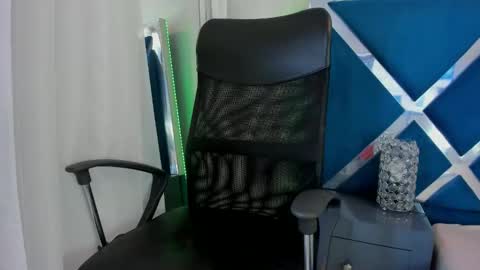 Sweetie Lily online show from March 2026 01:37:02 PM