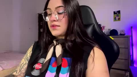 Snapshot of lilyhotson chatting on June 2026 11:57:02 PM Lily online show from June 2026 11:57:02 PM