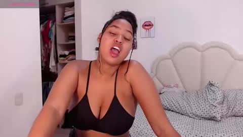Lily.. online show from January 2025 06:13:01 PM