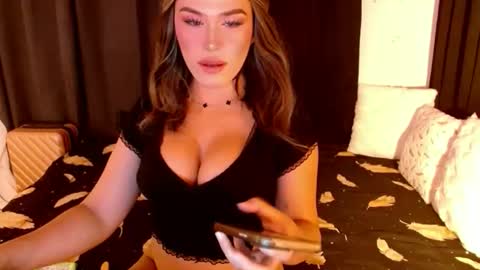 Snapshot of lilymonstercock chatting on October 2025 12:51:01 AM IM YOUR TRUE GODESS Lilymonstercock online show from October 2025 12:51:01 AM