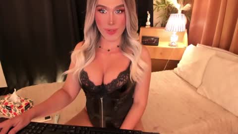Snapshot of lilymonstercock chatting on June 2026 12:57:02 AM IM YOUR TRUE GODESS Lilymonstercock online show from June 2026 12:57:02 AM