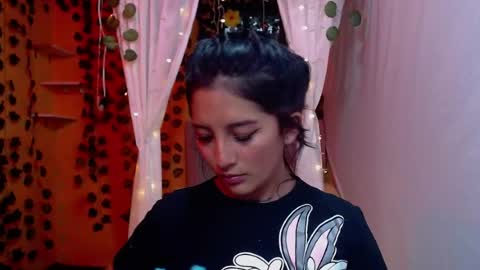 Snapshot of lilymoon_018 chatting on April 2026 12:31:01 PM lilymoon_018 online show from April 2026 12:31:01 PM