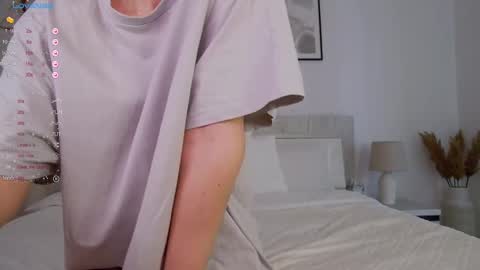 Snapshot of lilyroselyn chatting on March 2025 08:45:01 AM Lily online show from March 2025 08:45:01 AM