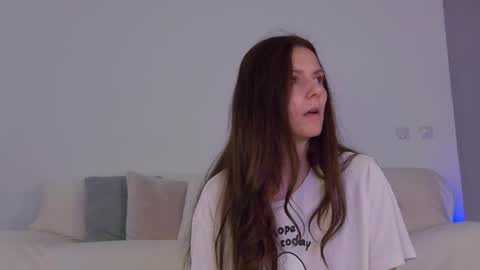 Snapshot of lilyroselyn chatting on September 2025 05:34:02 AM Lily online show from September 2025 05:34:02 AM